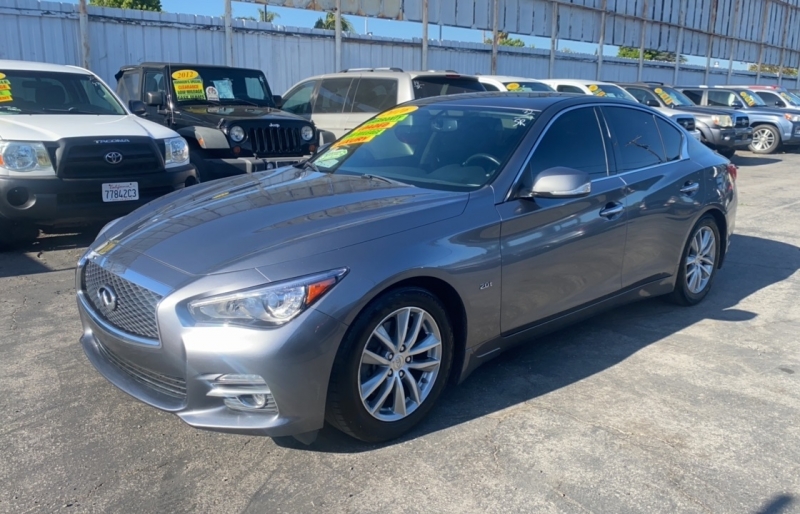 2016 Infiniti Q50 2.0t Premium photo 2