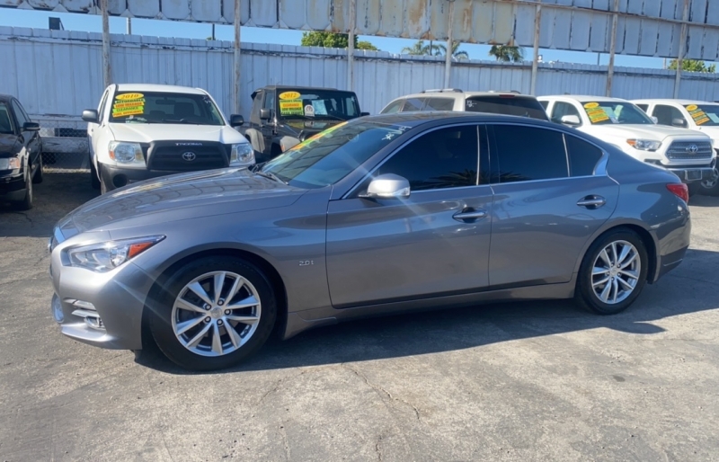 2016 Infiniti Q50 2.0t Premium photo 3