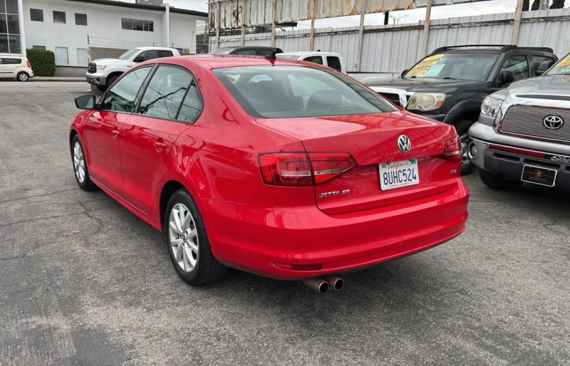 2015 Volkswagen Jetta Sport photo 3