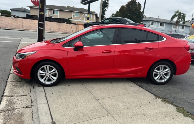 2016 Chevrolet Cruze LT photo 2
