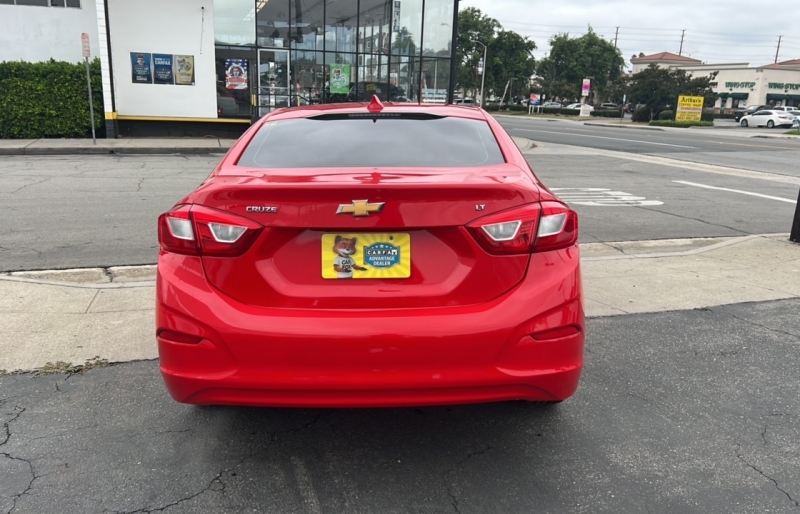 2016 Chevrolet Cruze LT photo 4
