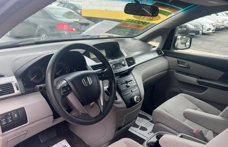 2011 Honda Odyssey EX photo 10