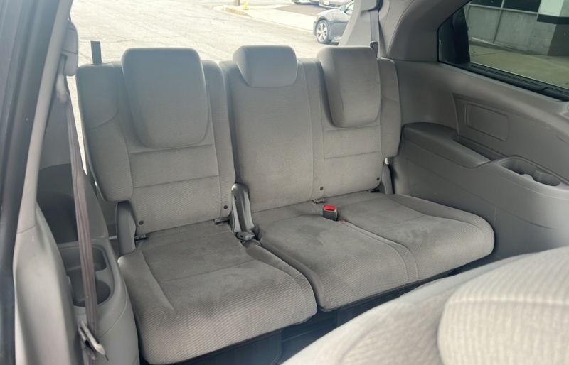 2011 Honda Odyssey EX photo 16