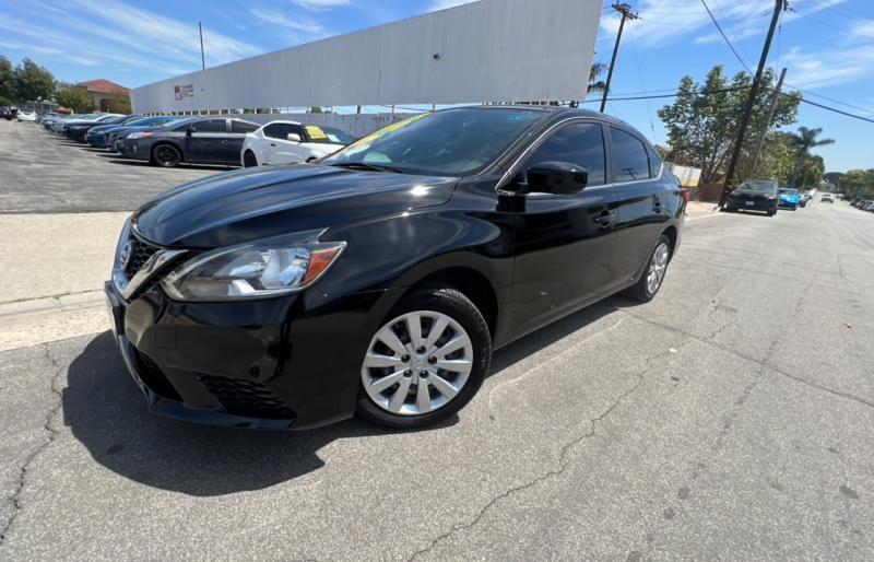 2016 Nissan Sentra S photo 2