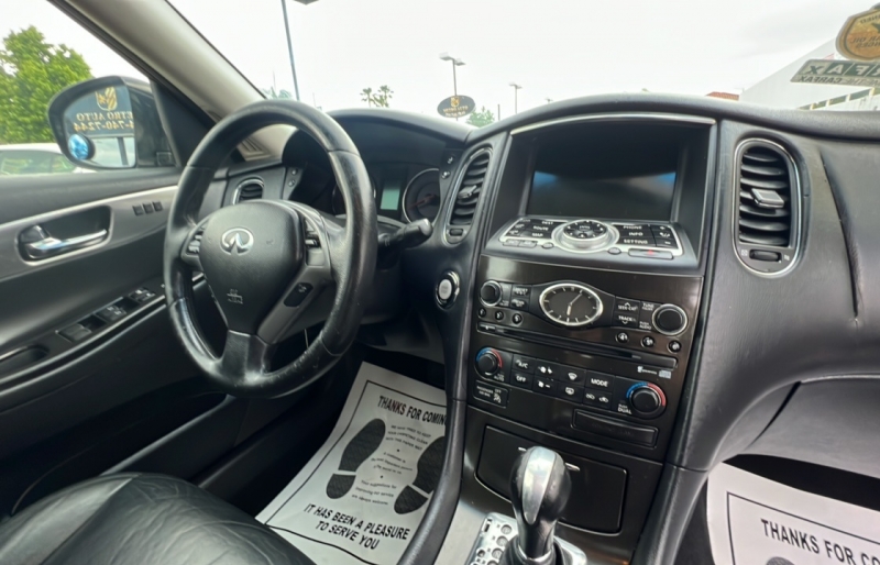 2008 Infiniti EX35 Journey photo 23