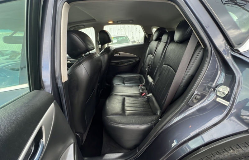 2008 Infiniti EX35 Journey photo 17