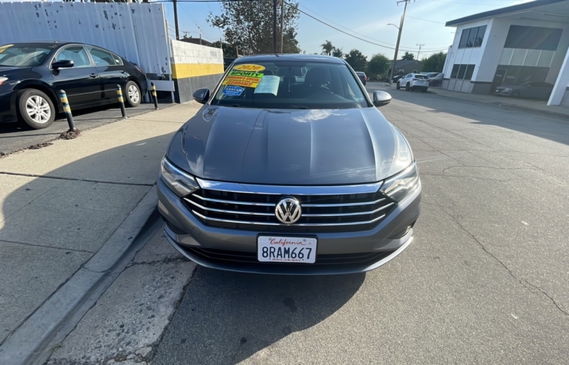 2021 Volkswagen Jetta SE photo 2