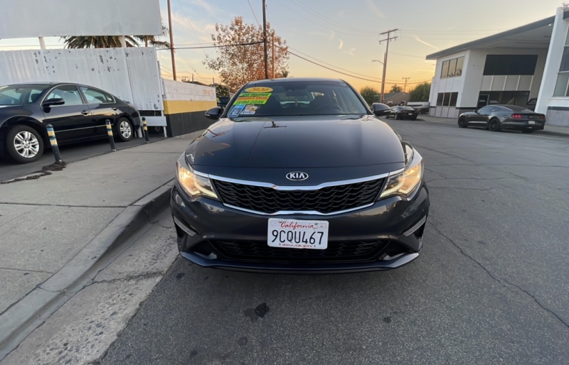 2020 Kia Optima S photo 2