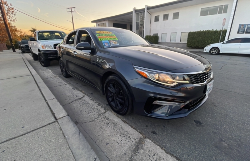 2020 Kia Optima S photo 3