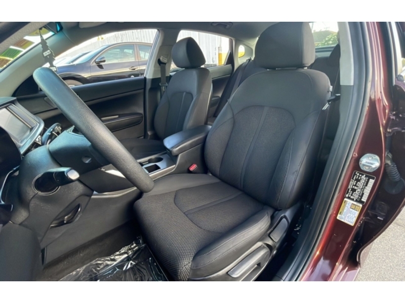 2020 Kia Optima LX - Photo 10