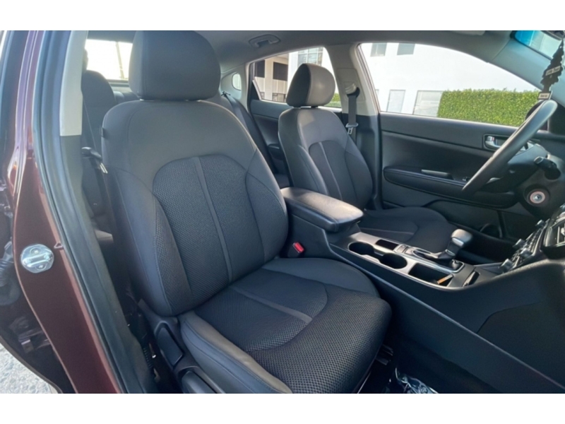 2020 Kia Optima LX - Photo 14