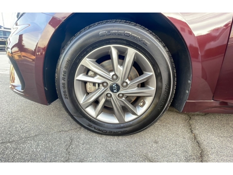 2020 Kia Optima LX - Photo 21