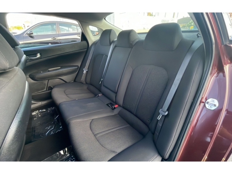 2020 Kia Optima LX - Photo 12