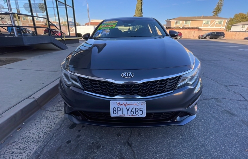2020 Kia Optima S photo 2