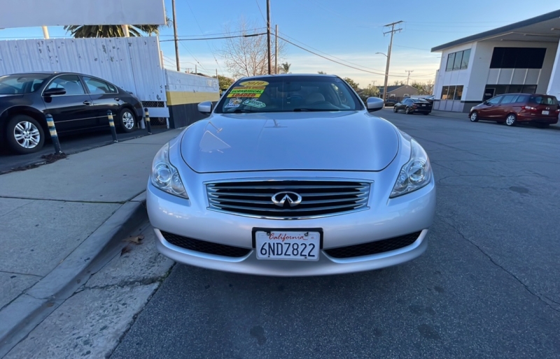 2010 Infiniti G37 Coupe Journey photo 2