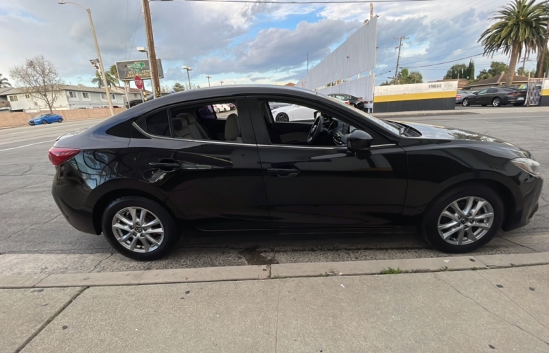 2016 Mazda Mazda3 Touring photo 4