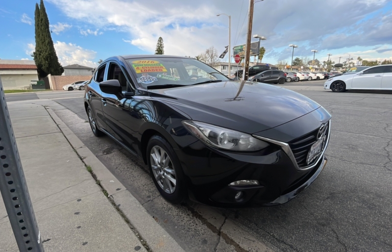 2016 Mazda Mazda3 Touring photo 3