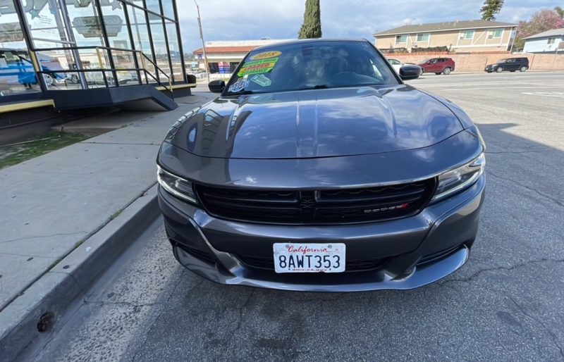 2018 Dodge Charger SXT Plus photo 2