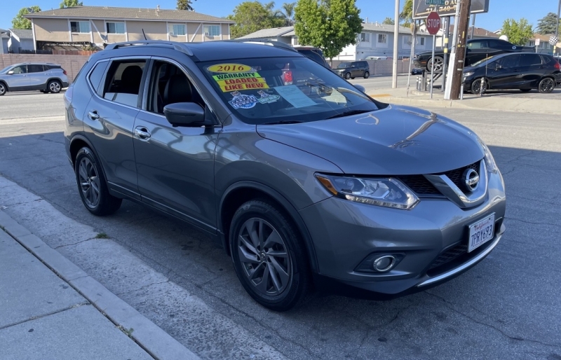 2016 Nissan Rogue SL photo 3