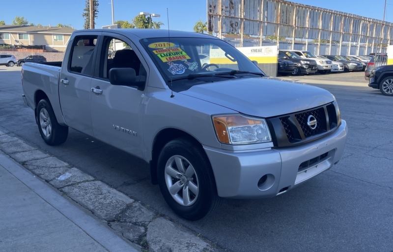 2015 Nissan Titan S photo 3