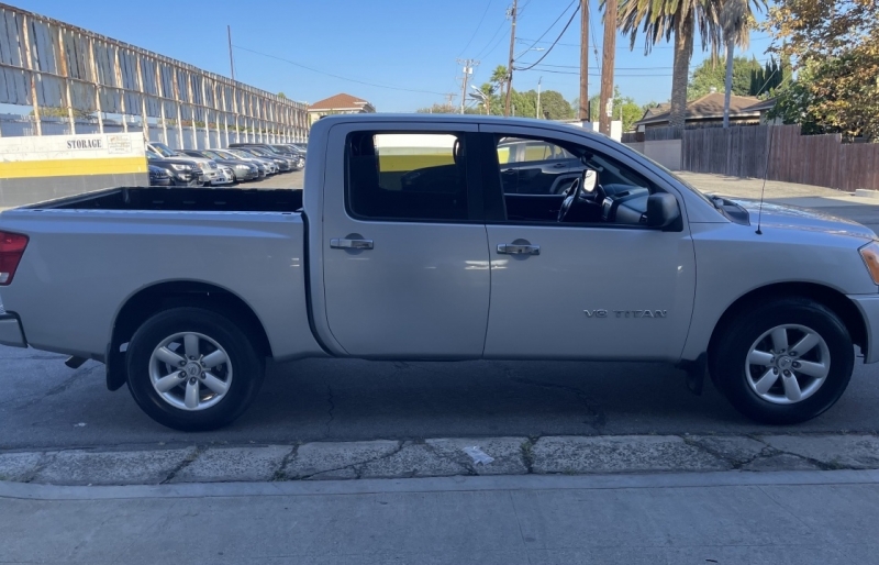 2015 Nissan Titan S photo 4