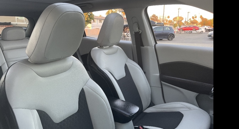 2019 Jeep Compass Latitude photo 12