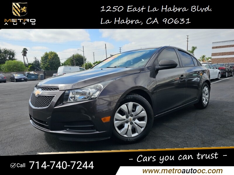 2014 Chevrolet Cruze LS photo 2