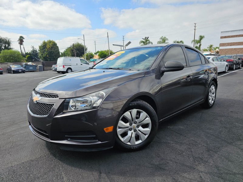 2014 Chevrolet Cruze LS photo 3