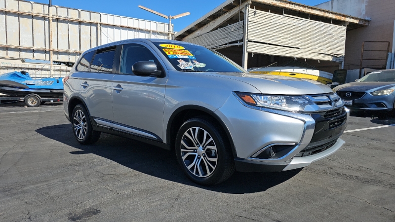 2018 Mitsubishi Outlander ES photo 4