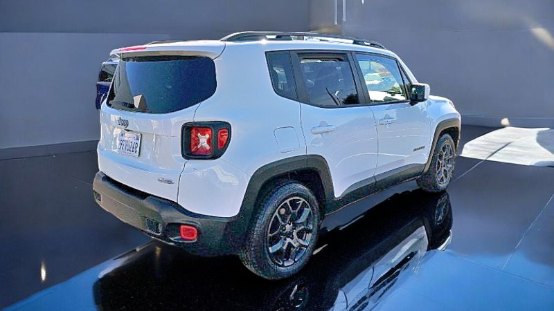2016 Jeep Renegade Latitude photo 4