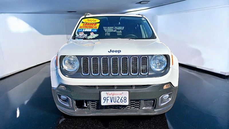 2016 Jeep Renegade Latitude photo 2