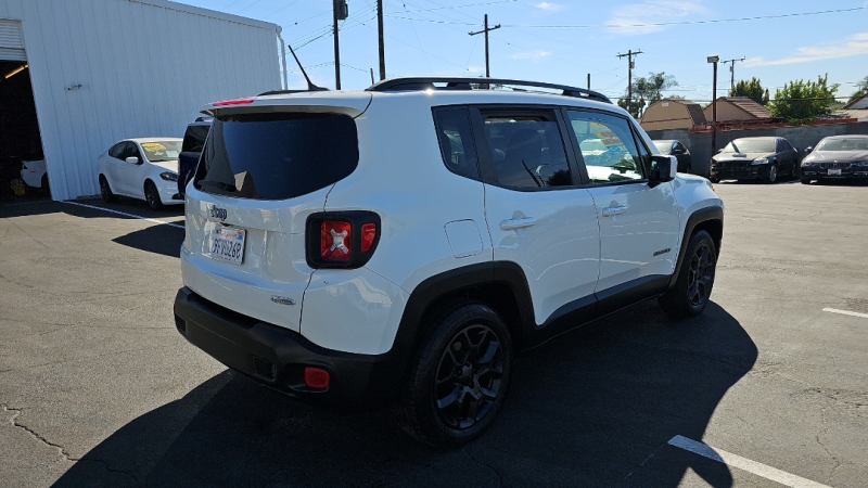 2016 Jeep Renegade Latitude photo 10