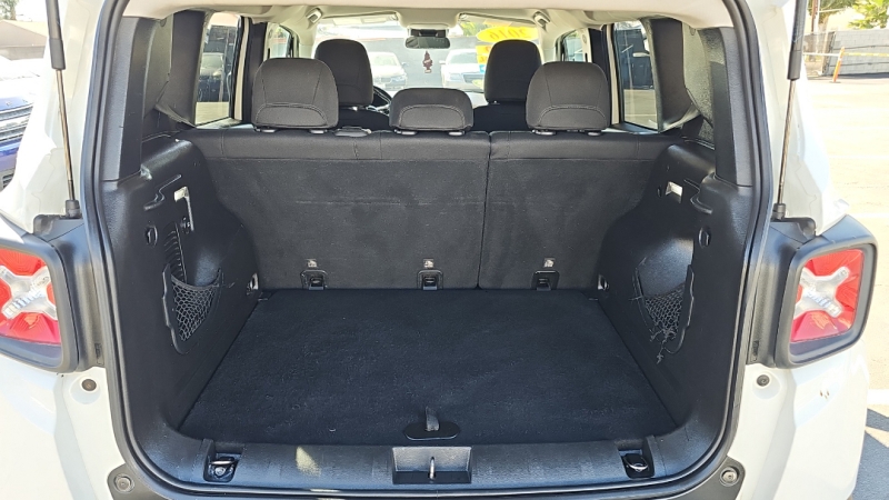 2016 Jeep Renegade Latitude photo 17