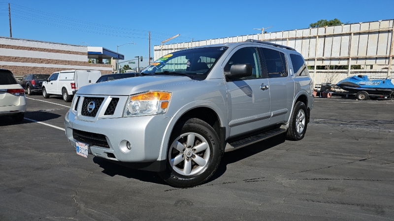 2014 Nissan Armada SV photo 3