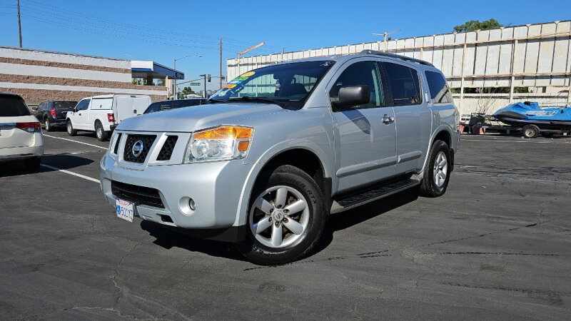2014 Nissan Armada SV photo 2