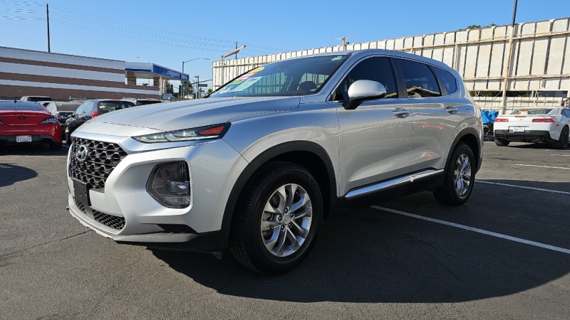2019 Hyundai Santa Fe SE photo 4