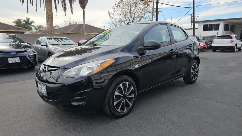 2013 Mazda Mazda2 Sport photo 4