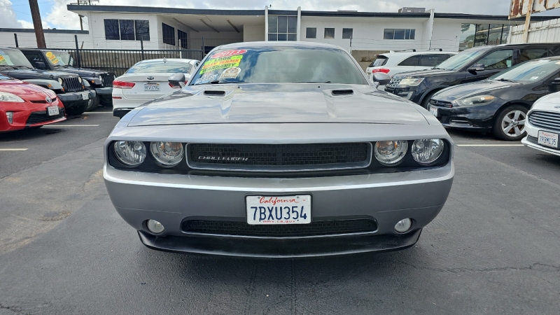 2013 Dodge Challenger SXT photo 3