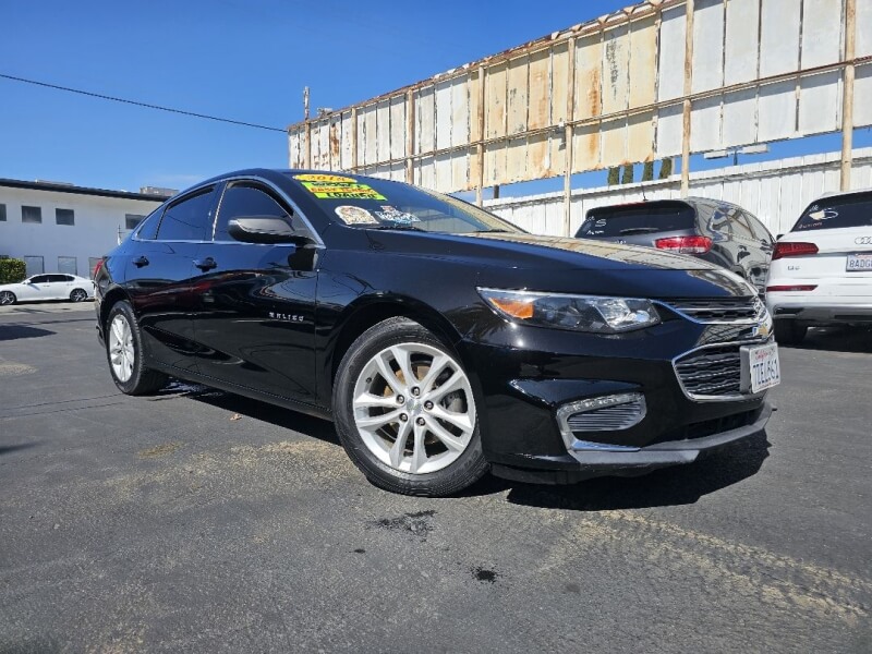 2018 Chevrolet Malibu 1LT photo 2