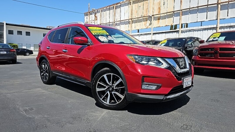 2017 Nissan Rogue SL photo 2