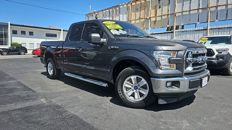 2017 Ford F-150 XLT photo 2