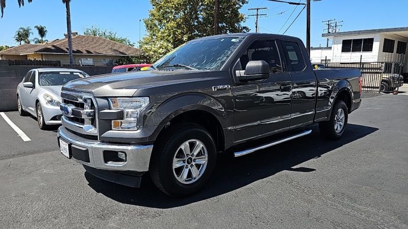 2017 Ford F-150 XLT photo 4
