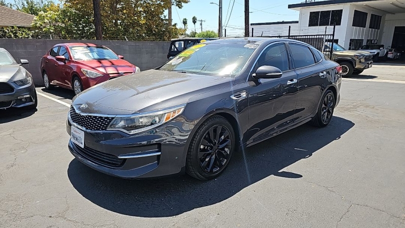 2018 Kia Optima EX photo 4