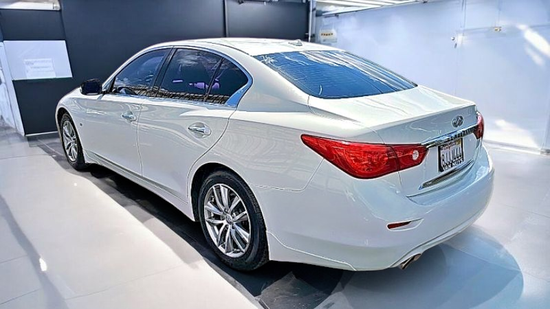 2015 Infiniti Q50 Premium photo 4
