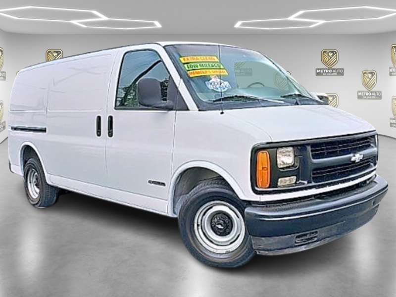 1999 Chevrolet Express Base's photo