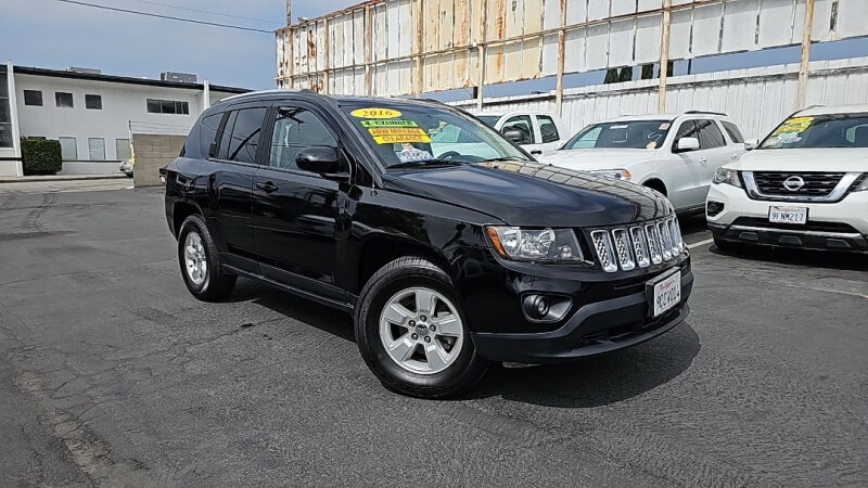 2016 Jeep Compass Latitude photo 2
