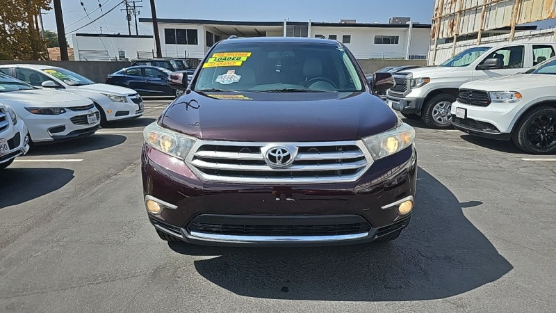 2013 Toyota Highlander Plus photo 4