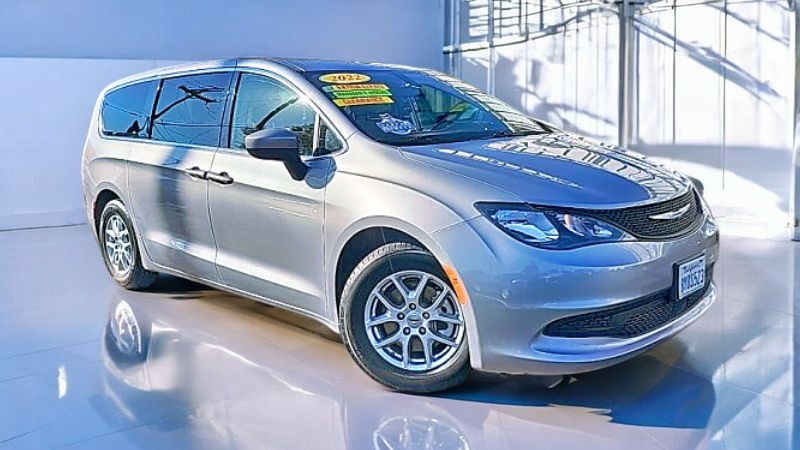 2021 Chrysler Voyager LX