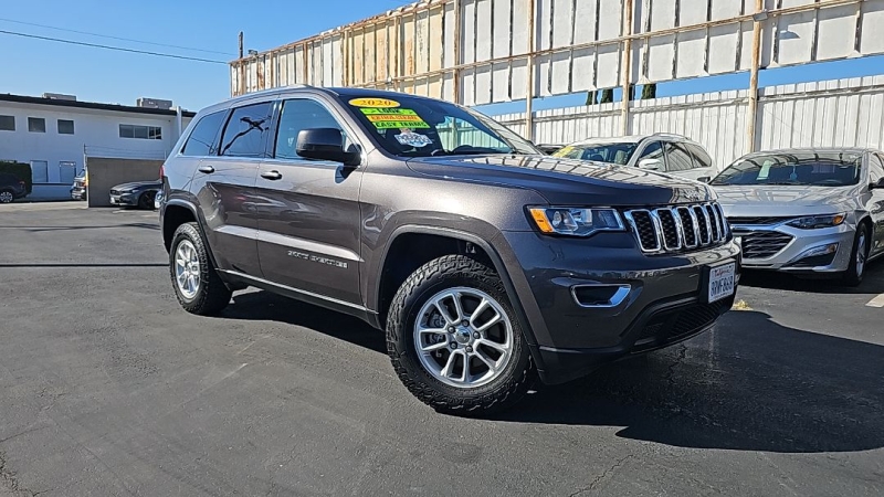 2020 Jeep Grand Cherokee Laredo photo 3