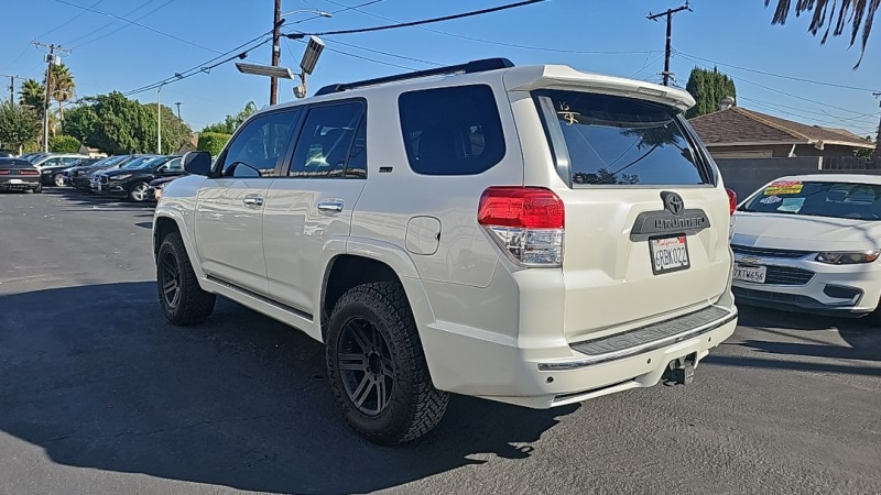 2011 Toyota 4Runner SR5 photo 4